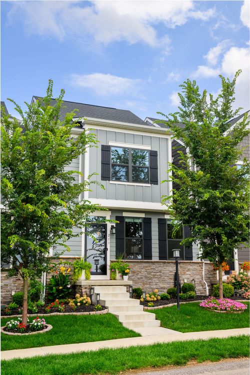 211 Marketplace Ave, Coraopolis, PA, 15108-9718 | Card Image