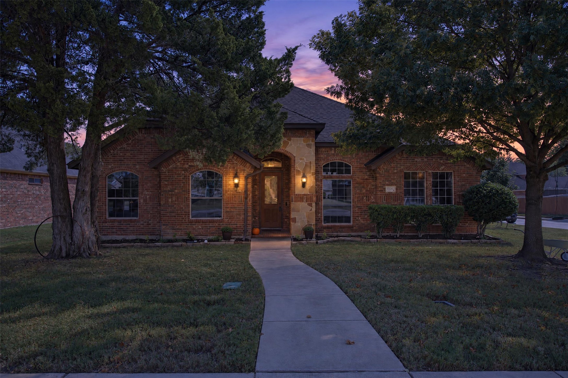 1514 Natalie Ln, For Sale in Duncanville - eXp Realty