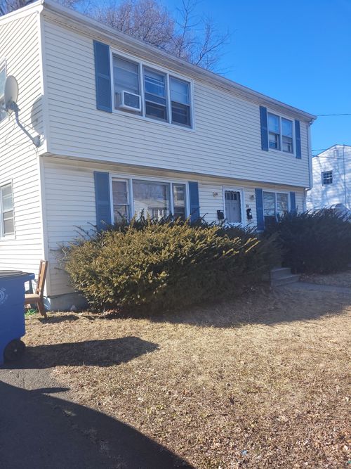 18 Elizabeth Ann Dr, New Haven, CT, 06512-2634 | Card Image