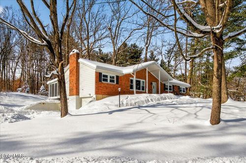77 Blue Spruce Ln, Ballston Lake, NY, 12019-1328 | Card Image