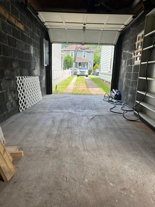 228 Main St, Home with 3 bedrooms, 2 bathrooms and null parking in Hinton WV | Image 24