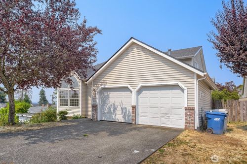 17809 112th Ave Se, Renton, WA, 98055-6556 | Card Image