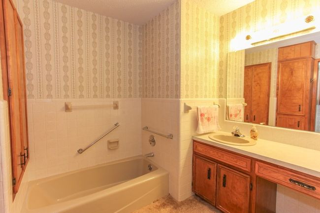 2201 E 25 Th St, House other with 3 bedrooms, 3 bathrooms and 2 parking in Big Spring TX | Image 18