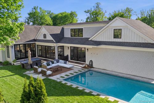 4 Post Ln, Quogue, NY, 11959-4265 | Card Image