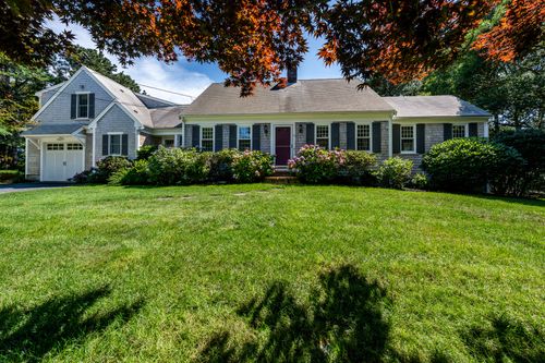 11 Barnes Ln, West Yarmouth, MA, 02673-4952 | Card Image