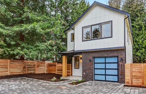 11251 108th Ave Ne, Kirkland, WA, 98033-4410 | Card Image