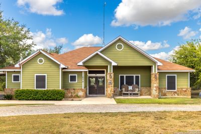 575 Cimarron Sq, House other with 5 bedrooms, 2 bathrooms and null parking in Poteet TX | Image 1