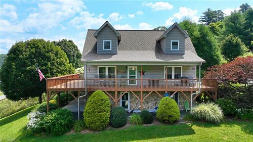 319 Green Meadows Dr, Todd, NC, 28684-9482 | Card Image