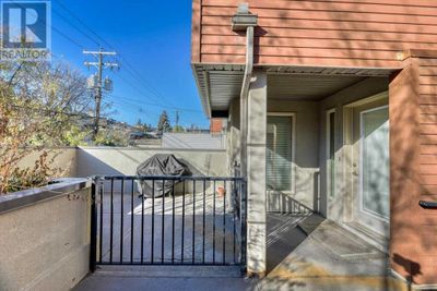 1905 27 Ave Sw, Townhouse with 2 bedrooms, 2 bathrooms and 1 parking in Calgary AB | Image 2