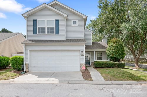 8834 Meadowmont View Dr, Charlotte, NC, 28269-6191 | Card Image