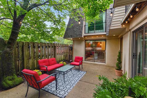 29-401 Redding Rd, Lexington, KY, 40517-2504 | Card Image