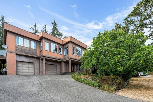 1060 Valewood Trail, Saanich, BC, V8X5G7 | Card Image