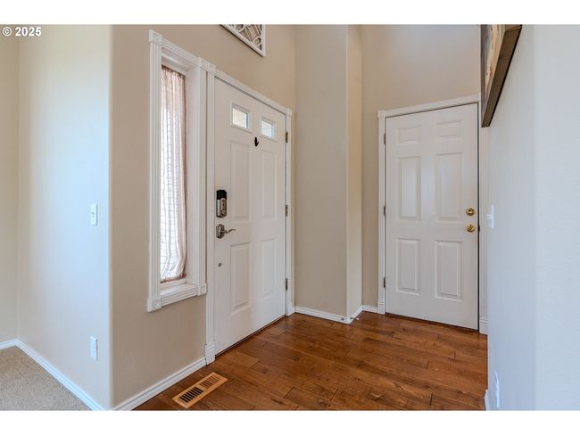 308 Sw 38 Th Loop, House other with 4 bedrooms, 3 bathrooms and 3 parking in Gresham OR | Image 5