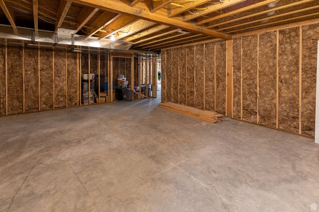 View of unfinished basement | Image 28