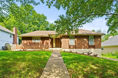 7824 Ridgeway Ave, Raytown, MO, 64138-2563 | Card Image
