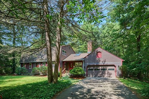 127 Pomeroy Meadow Rd, Southampton, MA, 01073-9331 | Card Image