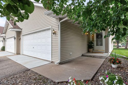 889 125th Dr Ne, Blaine, MN, 55434-3137 | Card Image