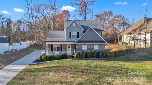 312 Oak Knl, Hildebran, NC, 28637-8070 | Card Image