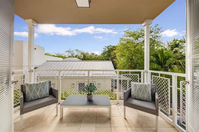 305 - 3540 Main Hwy, Condo with 2 bedrooms, 2 bathrooms and null parking in Coconut Grove FL | Image 17