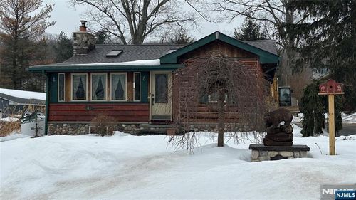 41 Hillside Ave, Stockholm, NJ, 07460-1908 | Card Image