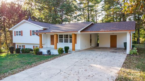 3851 Idlewood Acres Rd, Hickory, NC, 28601-8141 | Card Image