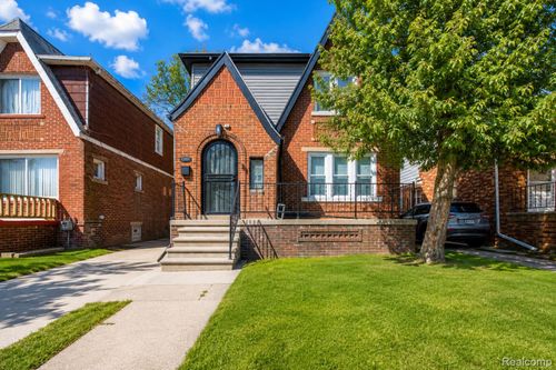 15887 Robson St, Detroit, MI, 48227-2642 | Card Image