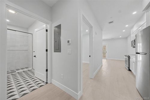 e-10 Market St, Wappingers Falls, NY, 12590-2302 | Card Image