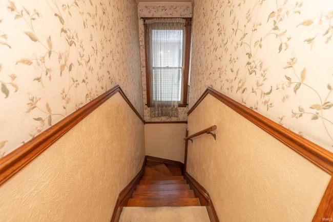 301 W Jackson Blvd, Home with 6 bedrooms, 3 bathrooms and null parking in Elkhart IN | Image 21