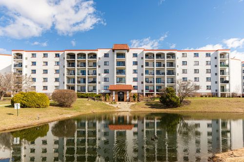 apt-511-375 Plum Creek Dr, Wheeling, IL, 60090-6399 | Card Image