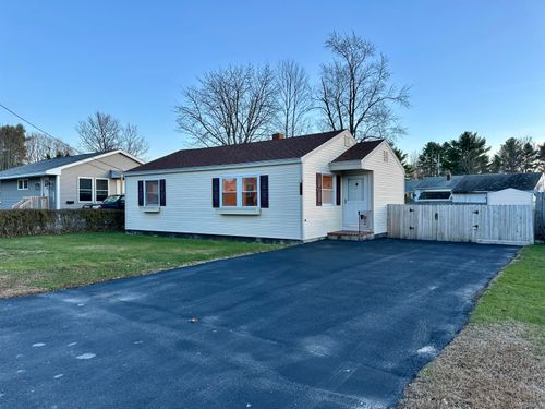 212 New Gorham Road, Westbrook, ME, 04092 | Card Image