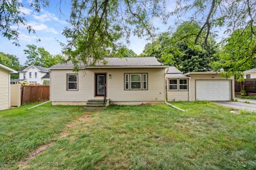 109 W Center St, Concord, MI, 49237-9530 | Card Image