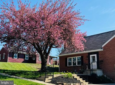 3791 Vista Terrace, House other with 3 bedrooms, 2 bathrooms and null parking in HARRISBURG PA | Image 2