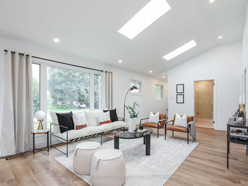 6364 Sherwood Rd, Niagara Falls, ON, L2E5L8 | Card Image