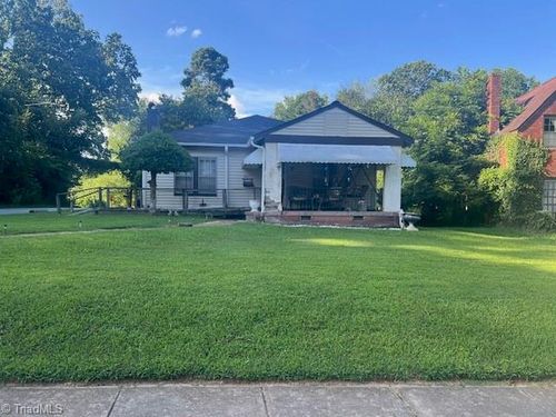 901 Circle Dr, High Point, NC, 27262-3513 | Card Image
