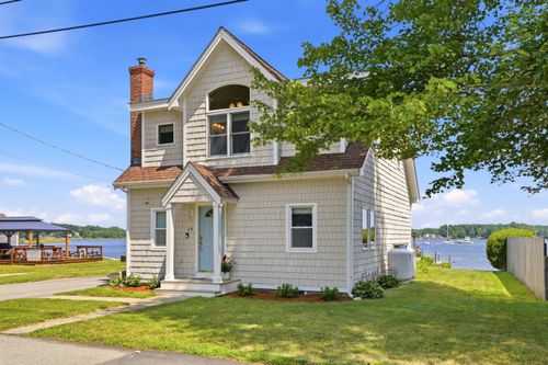 19 Wentworth Ter, Dover, NH, 03820-4658 | Card Image