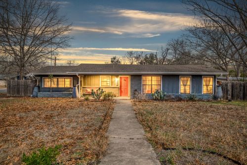 1233 Orange St, Lockhart, TX, 78644-2419 | Card Image