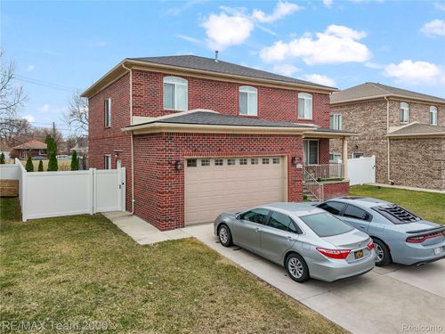 9957 Tuxedo St, Dearborn, MI, 48120-1634 | Card Image