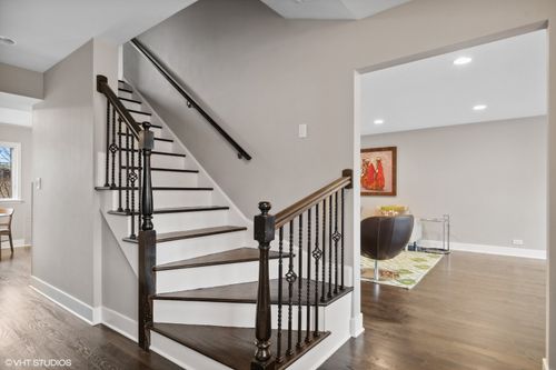 384 Hastings Ave, Highland Park, IL, 60035-5154 | Card Image