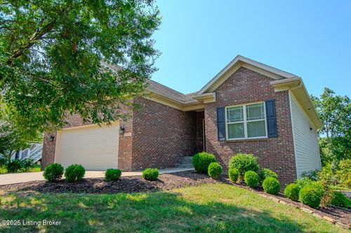 703 Linde Ct, La Grange, KY, 40031-8247 | Card Image