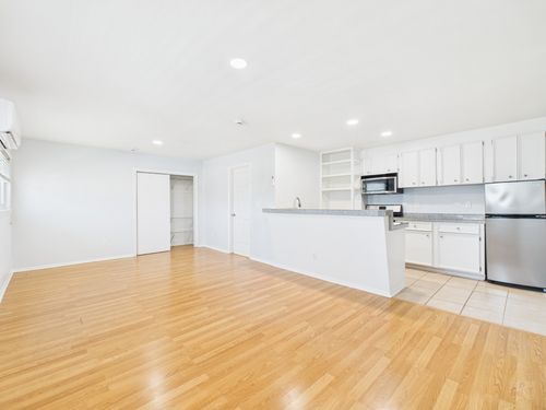 apt-26-304 33rd St, Austin, TX, 78705-2455 | Card Image