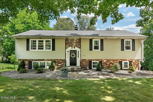 5 Circle Dr, Castleton-on-Hudson, NY, 12033-9526 | Card Image