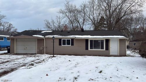 4095 Sleepy Hollow Rd, Brunswick, OH, 44212-4062 | Card Image