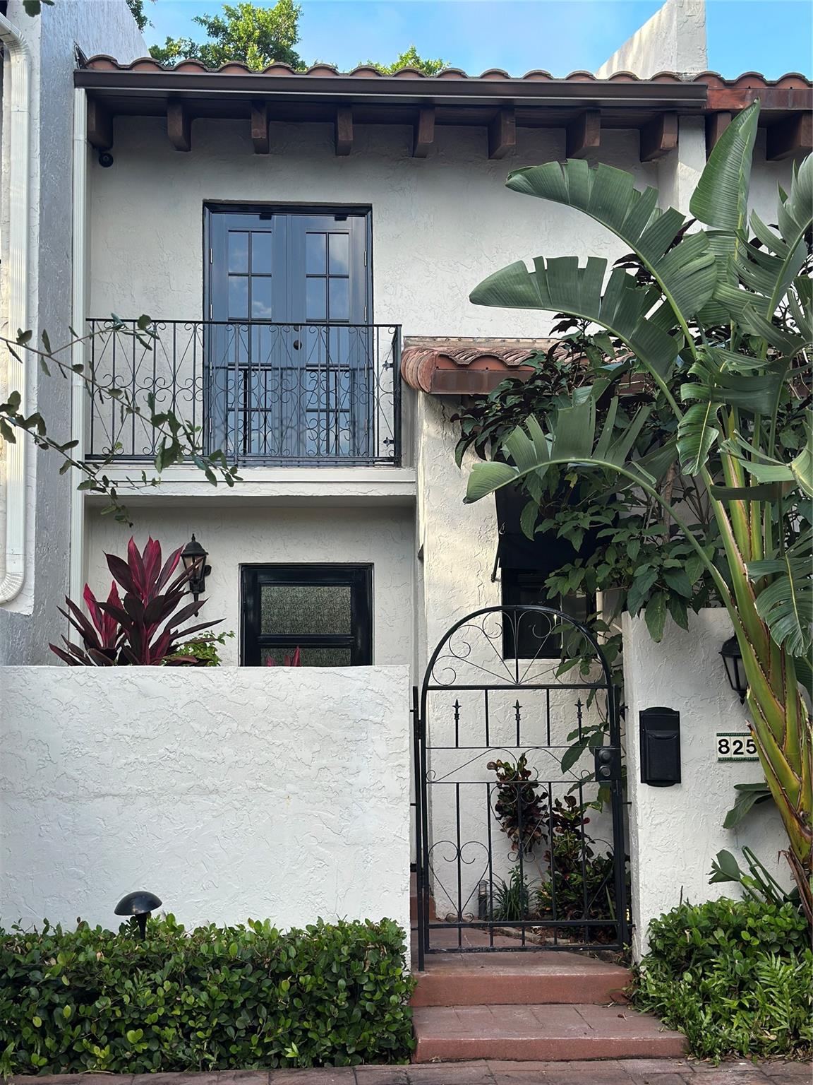 2nd St, Fort Lauderdale, FL 33301