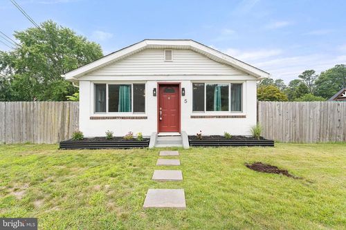 5 Sicklerville Rd, SICKLERVILLE, NJ, 08081-2027 | Card Image