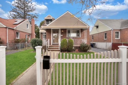 21827 130th Ave, Springfield Gardens, NY, 11413-1206 | Card Image