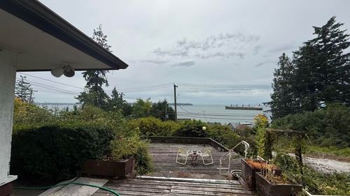 3863 Marine Drive, West Vancouver, BC, V7V1N3 | Card Image