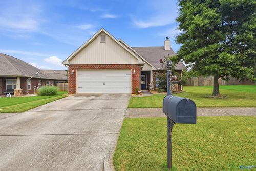7602 Graydon Street Nw, Huntsville, AL, 35806 | Card Image