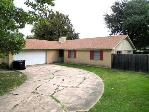 6415 Stonewall St, Greenville, TX, 75402-7351 | Card Image