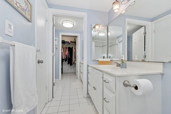 APT-217B - 128 Carriage Way Dr, Condo with 3 bedrooms, 2 bathrooms and 2 parking in Burr Ridge IL | Image 14