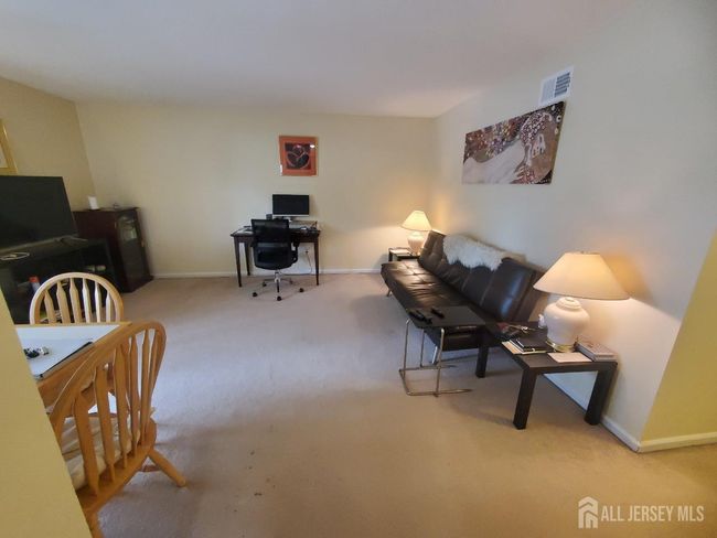 603 Woodbridge Commons Way, Townhouse with 1 bedrooms, 1 bathrooms and null parking in Iselin NJ | Image 9